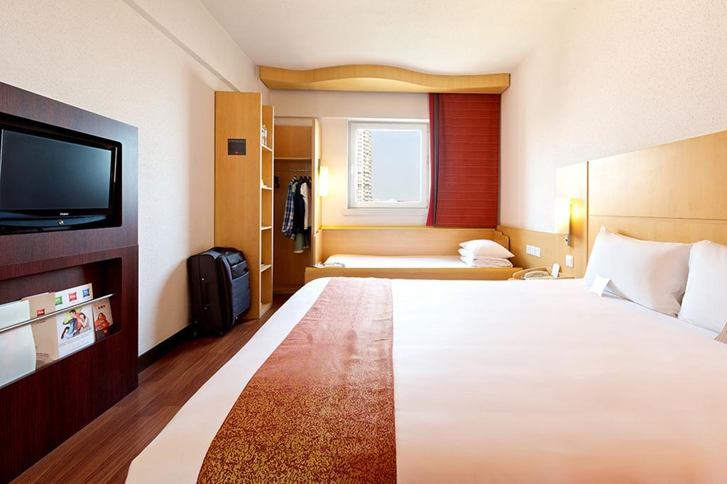 Ibis Dalian Zhongshan Square Exterior photo