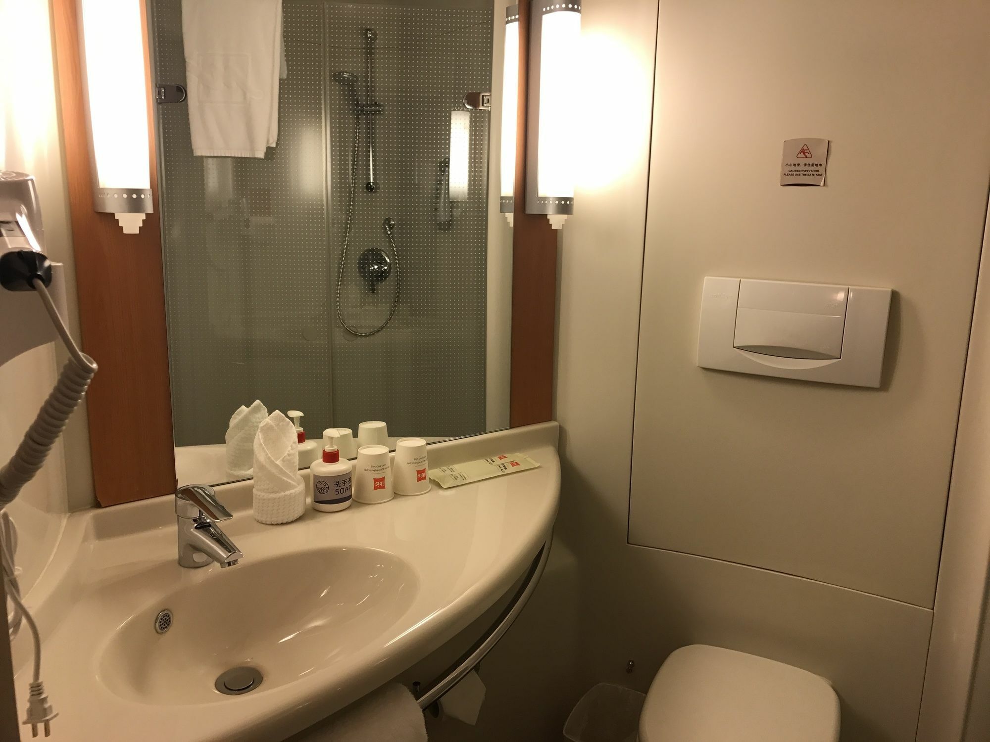 Ibis Dalian Zhongshan Square Exterior photo