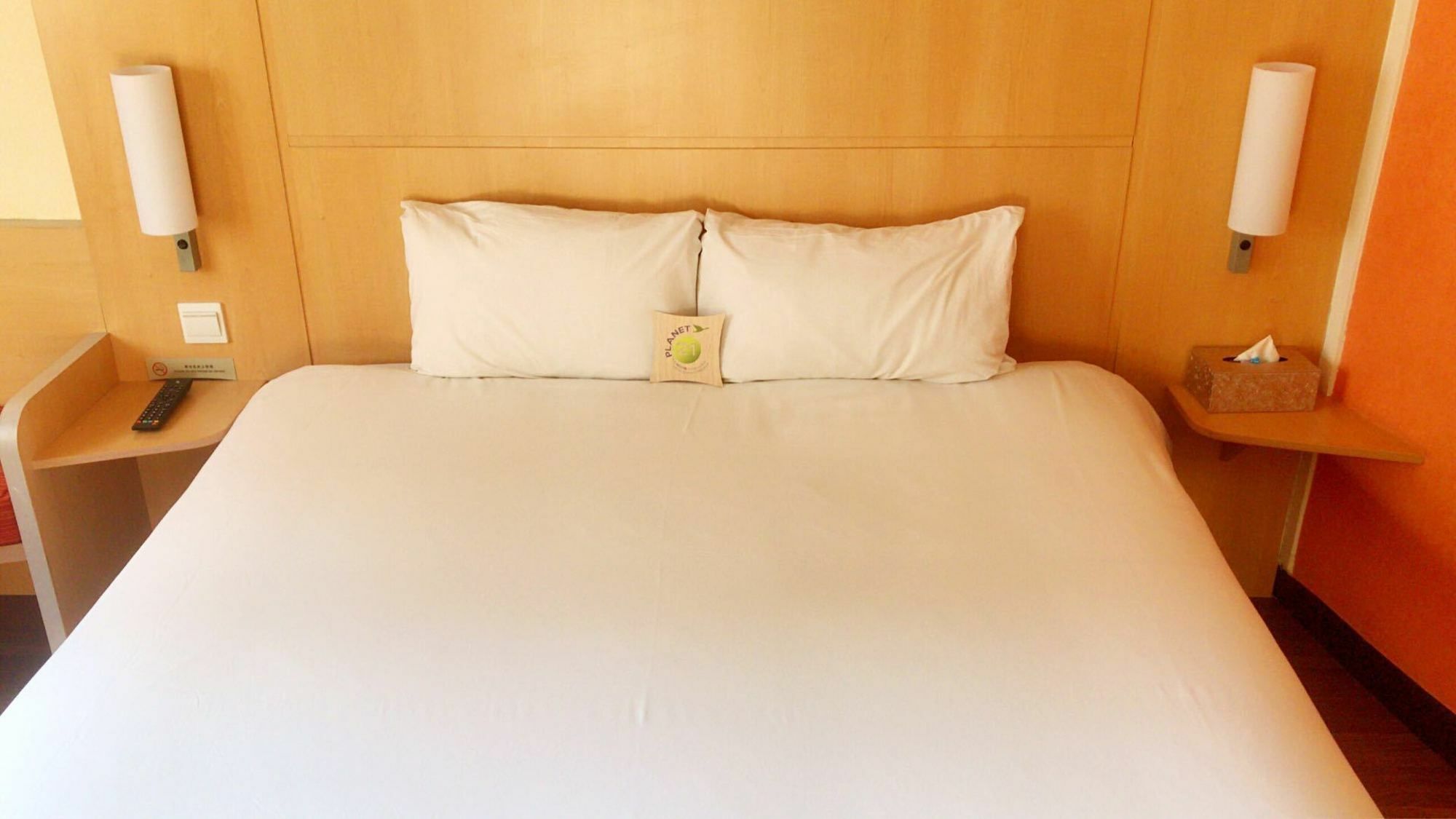 Ibis Dalian Zhongshan Square Exterior photo